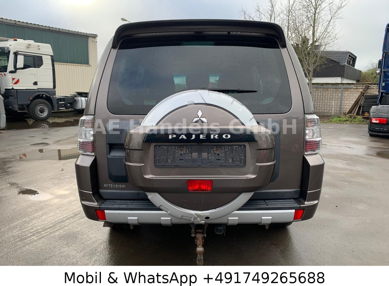 Mitsubishi Pajero 3.2 DI-D Instyle *Auto./Xenon/Leder/AHK - SUV: Foto 4 Mitsubishi Pajero 3.2 DI-D Instyle *Auto./Xenon/Leder/AHK - SUV: Foto 4