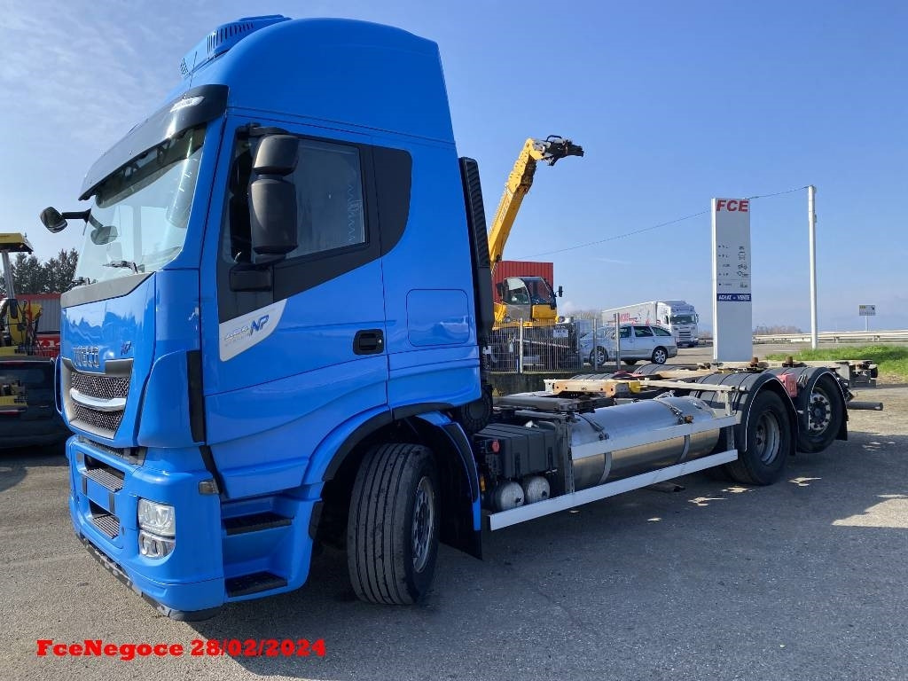 Iveco STRALIS 460NP LNG RETARDER - Camion şasiu: Foto 1 Iveco STRALIS 460NP LNG RETARDER - Camion şasiu: Foto 1