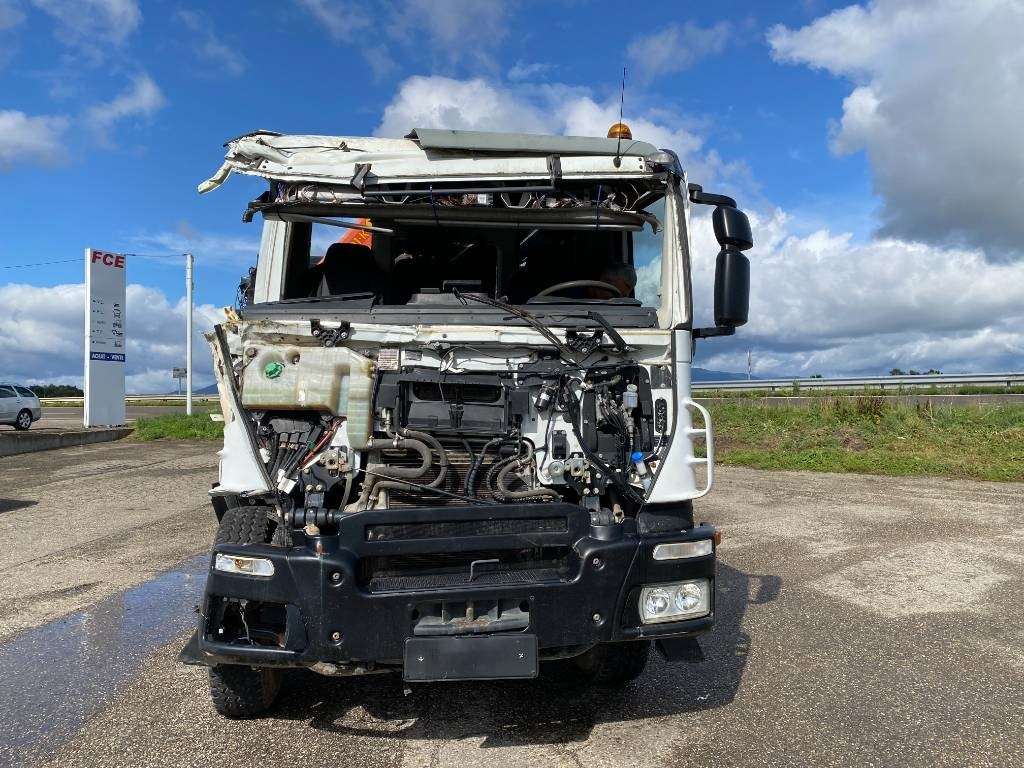 Iveco TRAKKER 410/EEV -PALFINGER PK13001-T18 endommagé - Camion cu cârlig: Foto 5 Iveco TRAKKER 410/EEV -PALFINGER PK13001-T18 endommagé - Camion cu cârlig: Foto 5