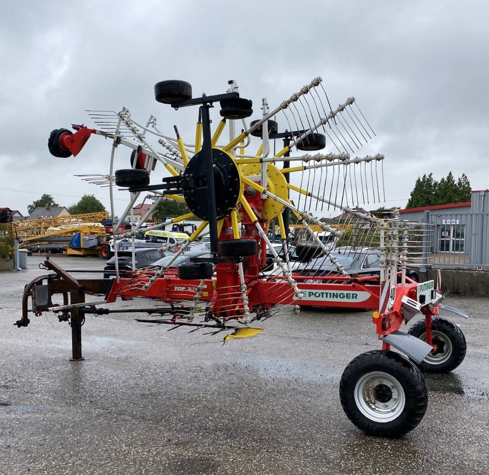 Maşină de întors fânul Pöttinger TOP 762C-Classic / Carte Grise Française endommagé: Foto 6 Maşină de întors fânul Pöttinger TOP 762C-Classic / Carte Grise Française endommagé: Foto 6