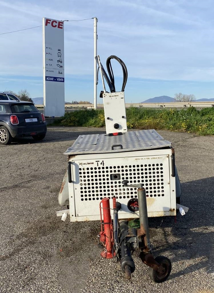 X CALIBRE T4P 1er Main endommagée - Maşină de foraj: Foto 2 X CALIBRE T4P 1er Main endommagée - Maşină de foraj: Foto 2