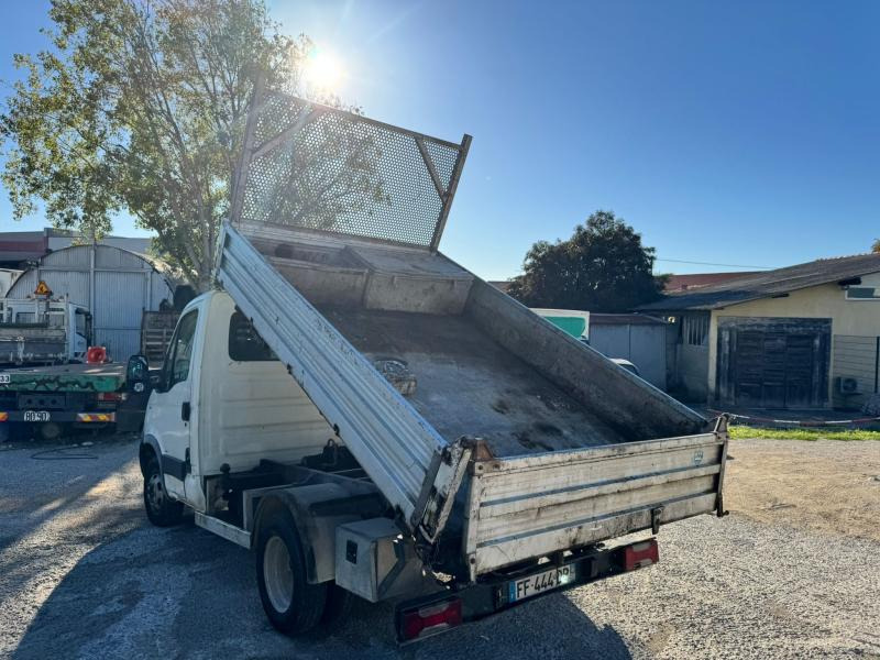 Iveco Daily 35C15 - Autoutilitară basculantă: Foto 2 Iveco Daily 35C15 - Autoutilitară basculantă: Foto 2