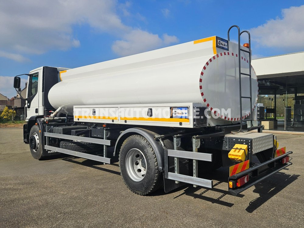 Iveco Eurocargo ML180E28 5.9L TURBO DIESEL 4x2 water tank 10.000L - EXPORT OUT EU - Camion cisternă: Foto 2 Iveco Eurocargo ML180E28 5.9L TURBO DIESEL 4x2 water tank 10.000L - EXPORT OUT EU - Camion cisternă: Foto 2