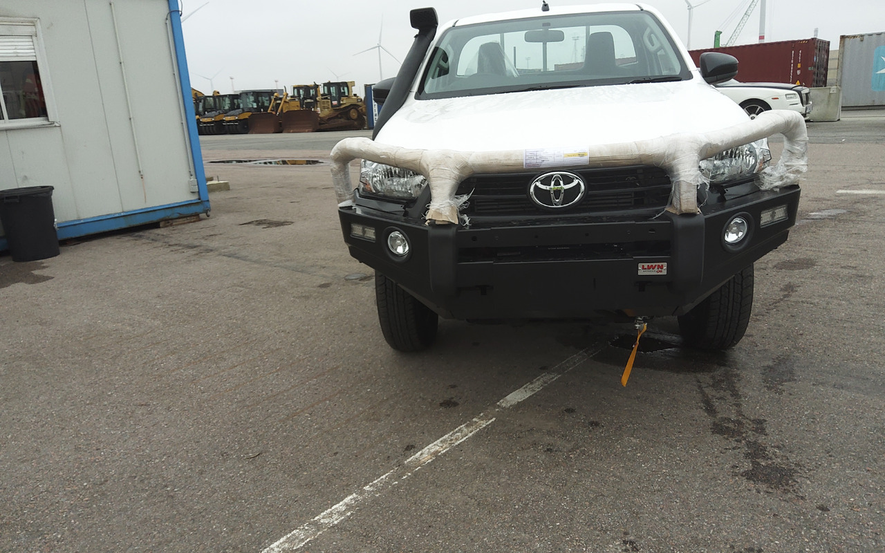 Toyota Hilux / Revo RHD Pick-up single Cab 2.8L Diesel Manual - Pick-up: Foto 2 Toyota Hilux / Revo RHD Pick-up single Cab 2.8L Diesel Manual - Pick-up: Foto 2