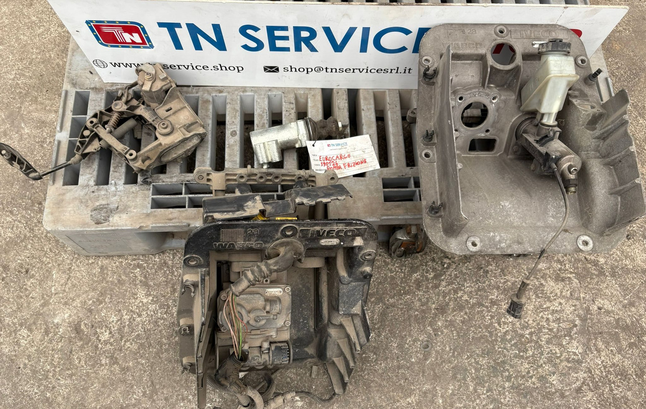 Supporto pedale Frizione IVECO - Pedala pentru Camion: Foto 1 Supporto pedale Frizione IVECO - Pedala pentru Camion: Foto 1