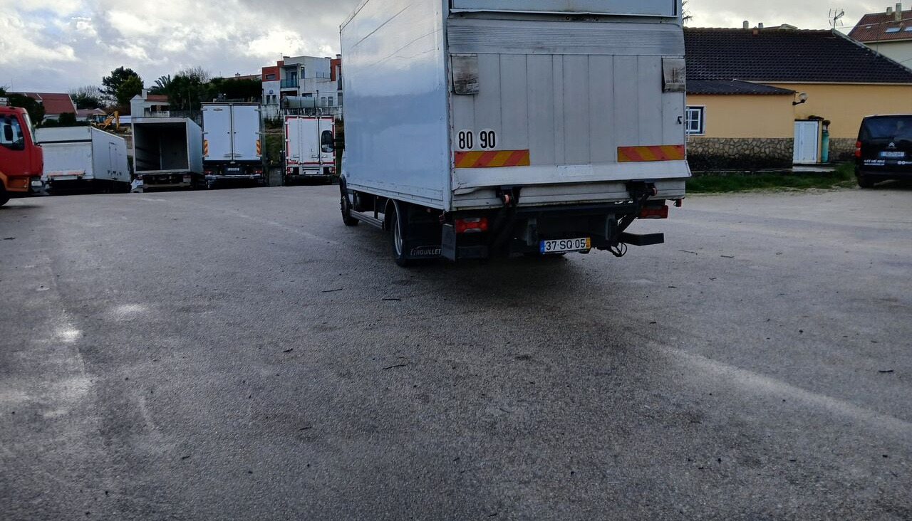 IVECO 70C18 - Camion izoterma: Foto 2 IVECO 70C18 - Camion izoterma: Foto 2