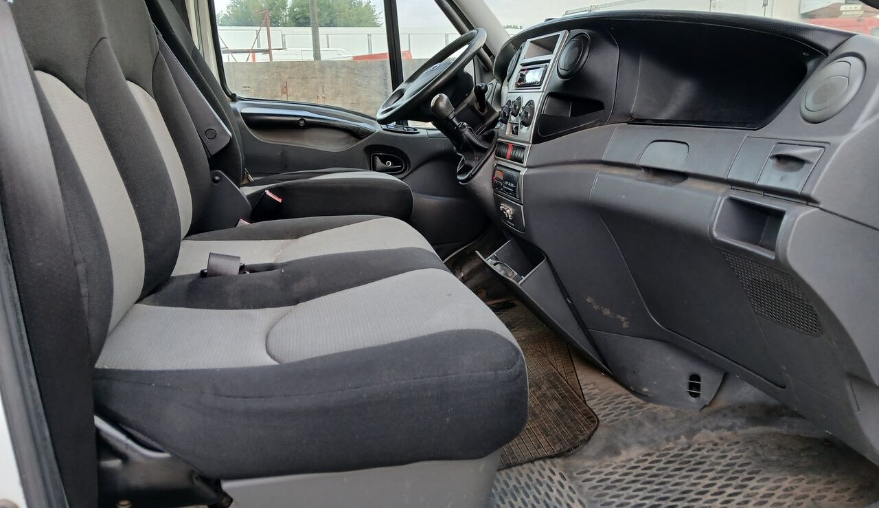 IVECO 70C18 - Camion izoterma: Foto 3 IVECO 70C18 - Camion izoterma: Foto 3