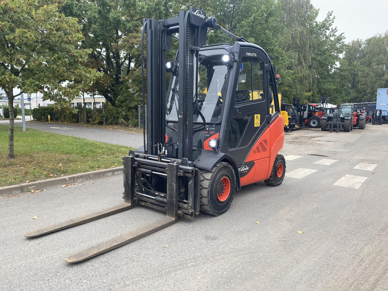 Linde H30D - Stivuitor diesel: Foto 1 Linde H30D - Stivuitor diesel: Foto 1