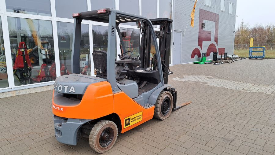 Toyota 02-8FDF20 - Stivuitor diesel: Foto 4 Toyota 02-8FDF20 - Stivuitor diesel: Foto 4