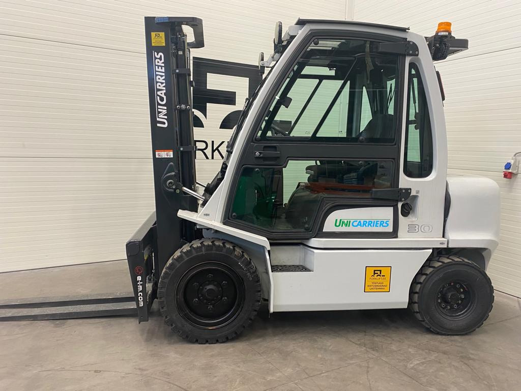 Unicarriers YG1D2A30Q - Stivuitor diesel: Foto 2 Unicarriers YG1D2A30Q - Stivuitor diesel: Foto 2