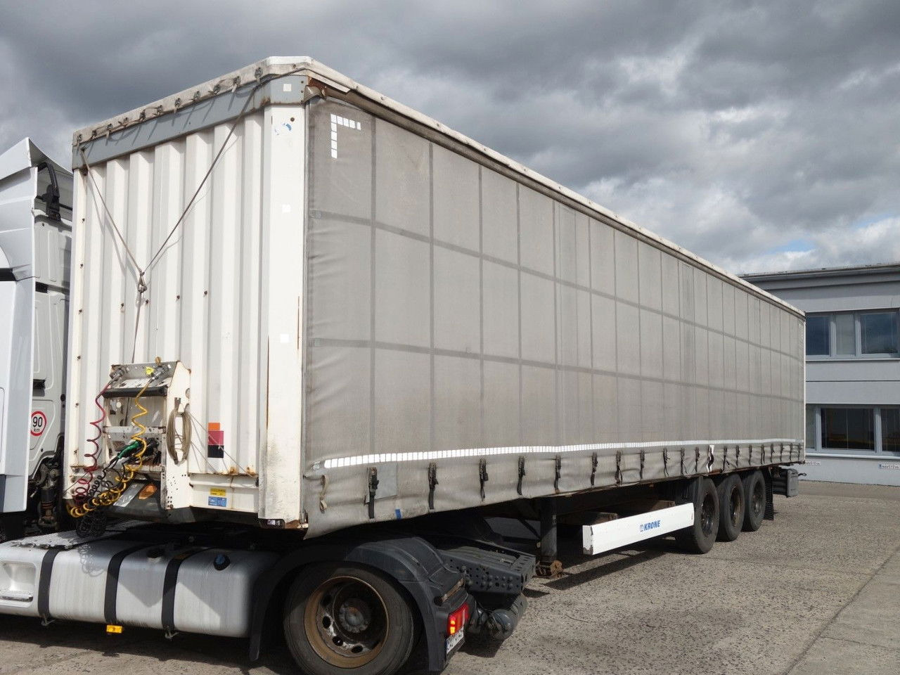 Krone SD Standard, Liftachse - Semiremorcă prelată: Foto 1 Krone SD Standard, Liftachse - Semiremorcă prelată: Foto 1