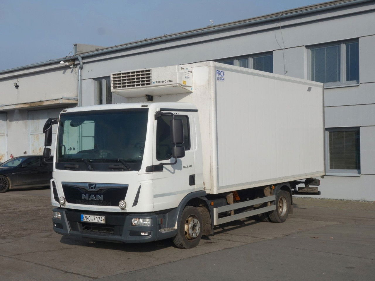 MAN 8.190 ThermoKing V800MAX, 2 Kammern - Camion frigider: Foto 1 MAN 8.190 ThermoKing V800MAX, 2 Kammern - Camion frigider: Foto 1