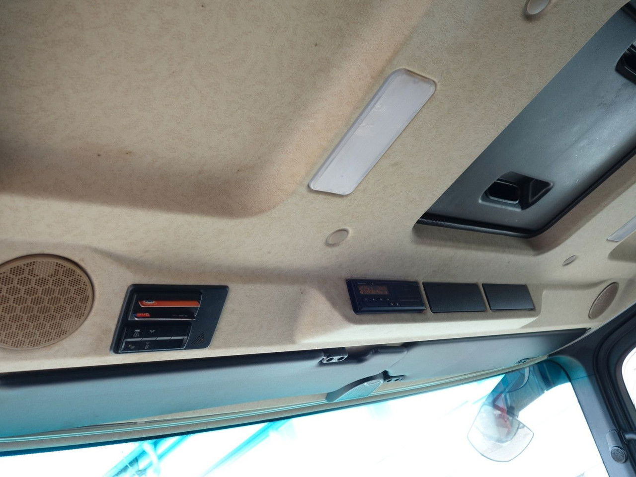 Mercedes-Benz Actros 1843 mit Kässbohrer Supertrans/Supertrans în leasing Mercedes-Benz Actros 1843 mit Kässbohrer Supertrans/Supertrans: Foto 17 Mercedes-Benz Actros 1843 mit Kässbohrer Supertrans/Supertrans în leasing Mercedes-Benz Actros 1843 mit Kässbohrer Supertrans/Supertrans: Foto 17