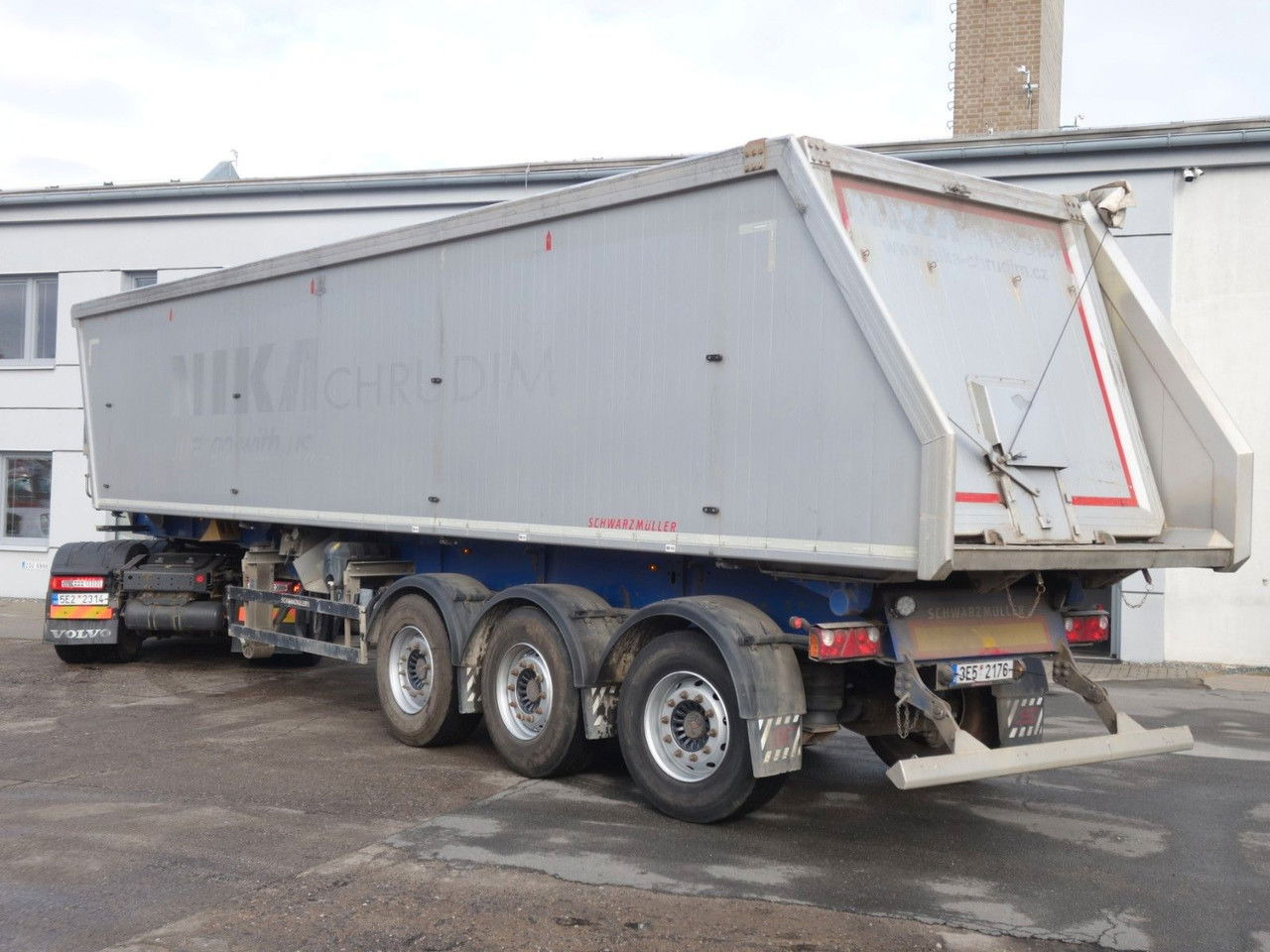 Schwarzmüller SK KIS 3/E , 50 cm3, SAF, Liftachse - Semiremorcă basculantă: Foto 4 Schwarzmüller SK KIS 3/E , 50 cm3, SAF, Liftachse - Semiremorcă basculantă: Foto 4