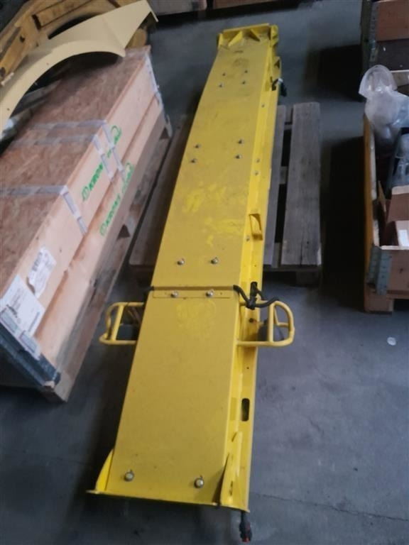 John Deere 8400 Tud - Utilaje pentru maşină de recoltat furaj: Foto 1 John Deere 8400 Tud - Utilaje pentru maşină de recoltat furaj: Foto 1