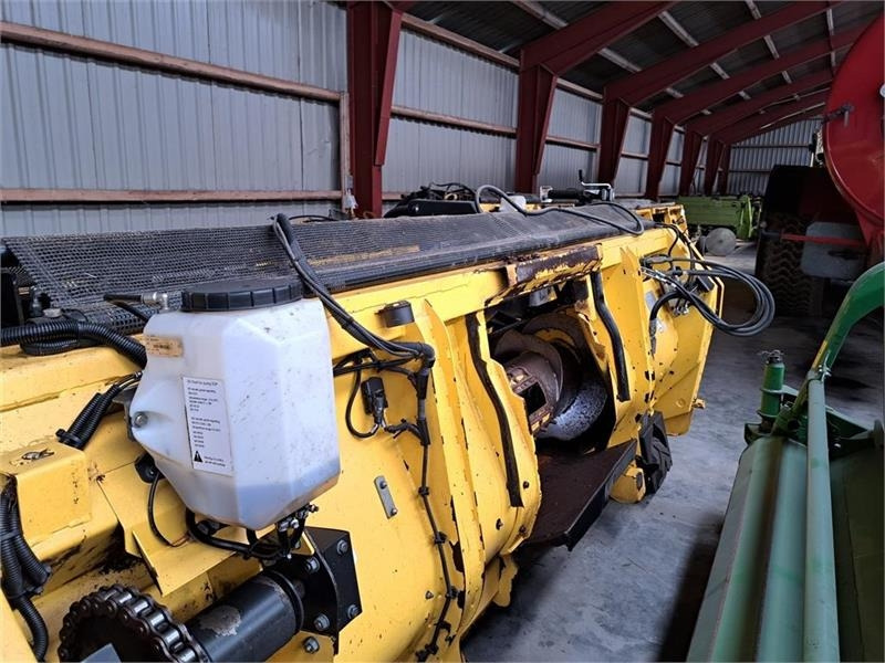 New Holland 283 Header - Utilaje pentru fân: Foto 5 New Holland 283 Header - Utilaje pentru fân: Foto 5