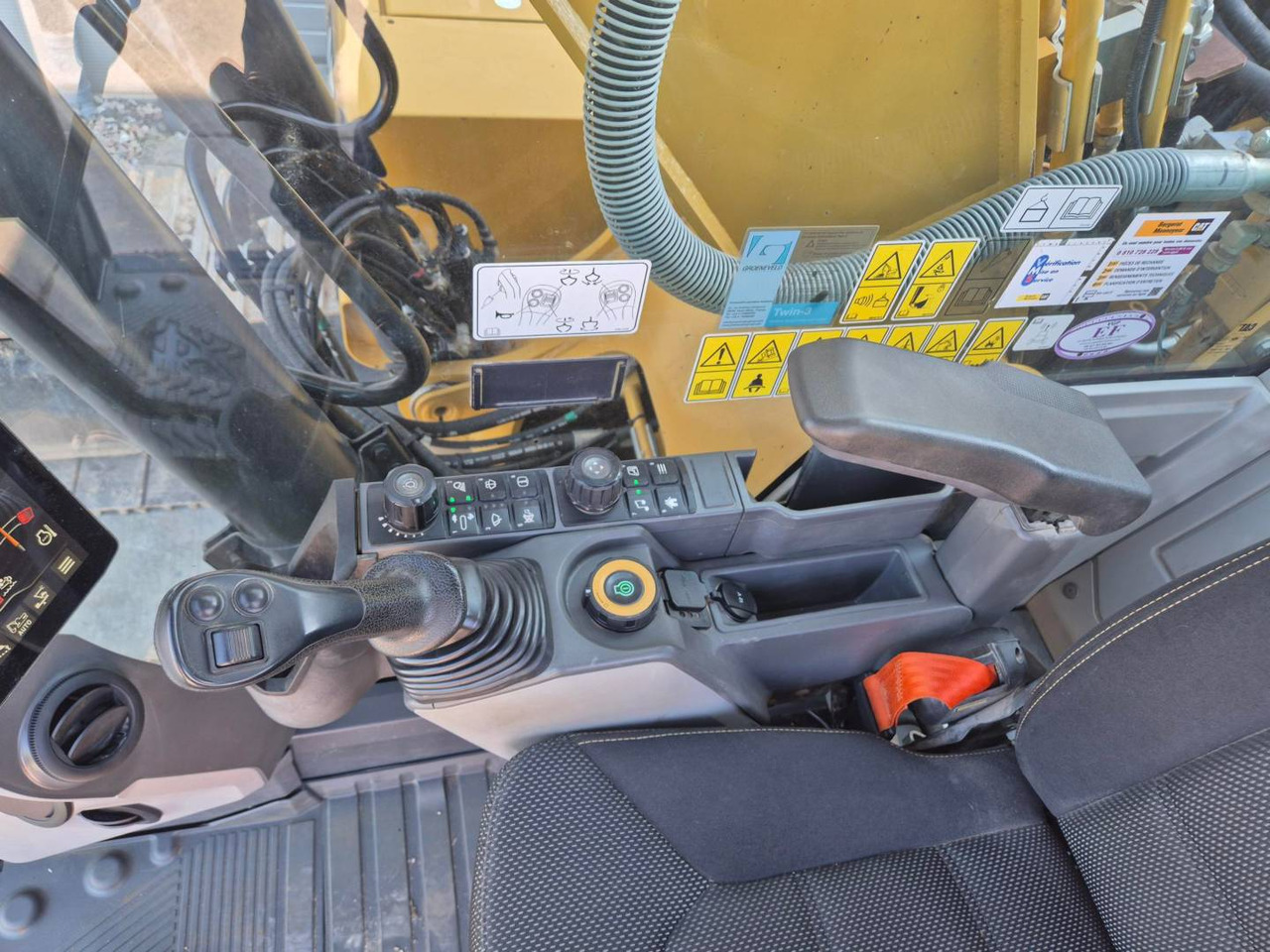 Excavator pe şenile CAT 323: Foto 30 Excavator pe şenile CAT 323: Foto 30