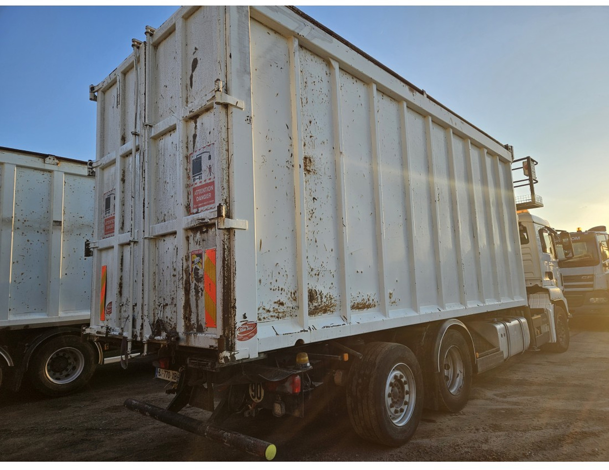 MAN TGS 26.400 6x2 steering axle lenk Tipper Crane Jonsered 1320 Z - Camion basculantă, Camion cu macara: Foto 5 MAN TGS 26.400 6x2 steering axle lenk Tipper Crane Jonsered 1320 Z - Camion basculantă, Camion cu macara: Foto 5