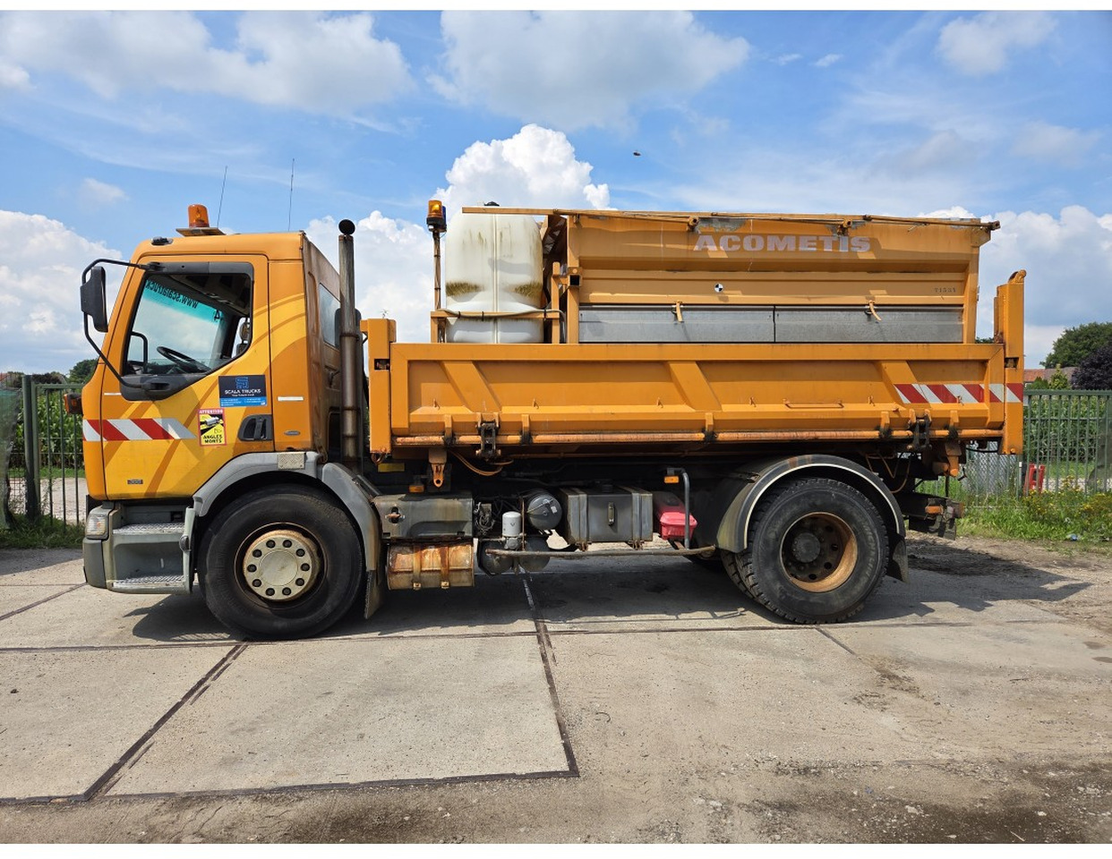 Renault Premium 300 4x2 Tipper Gritter Manual Gearbox Mechanical pump Pomp - Camion basculantă: Foto 3 Renault Premium 300 4x2 Tipper Gritter Manual Gearbox Mechanical pump Pomp - Camion basculantă: Foto 3