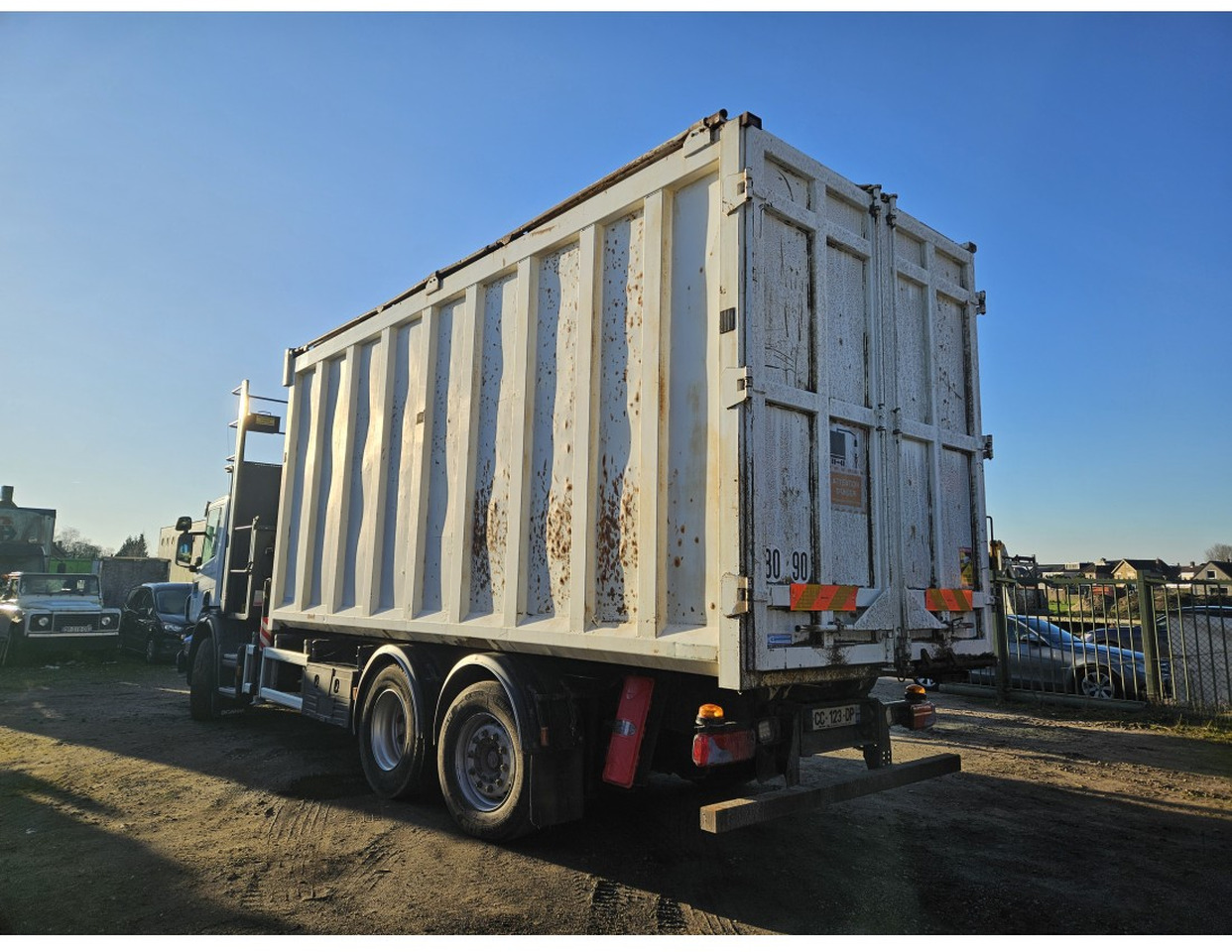 Scania P360 6x2 steering axle lenk Tipper Crane Fassi F175A - Camion basculantă, Camion cu macara: Foto 2 Scania P360 6x2 steering axle lenk Tipper Crane Fassi F175A - Camion basculantă, Camion cu macara: Foto 2