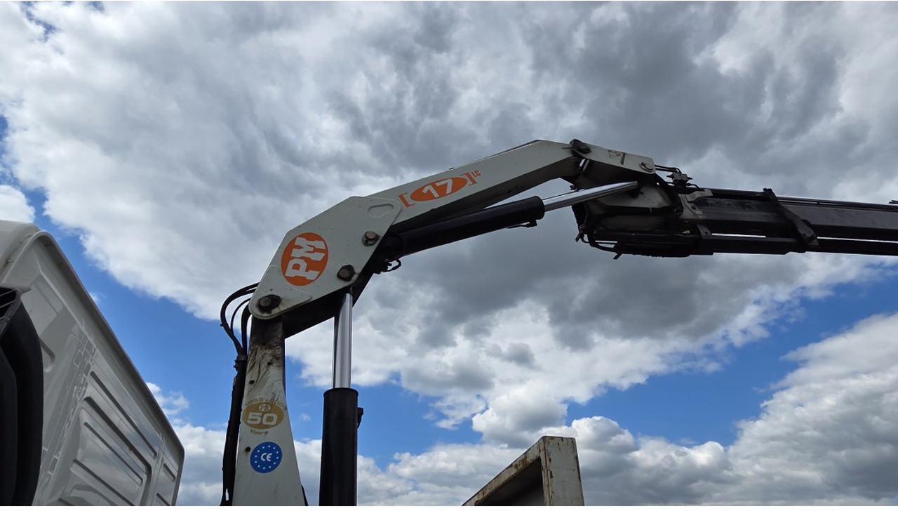 VOLVO FM 330 FLATBED 4X2 PM 17 LC 17 TON - Camion platformă, Camion cu macara: Foto 5 VOLVO FM 330 FLATBED 4X2 PM 17 LC 17 TON - Camion platformă, Camion cu macara: Foto 5