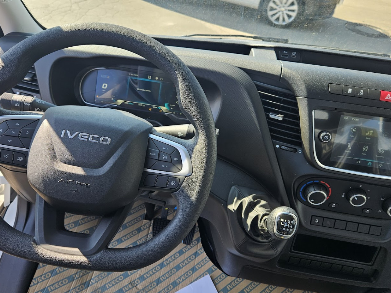 IVECO Daily 35C16H3.0 - Camion şasiu: Foto 4 IVECO Daily 35C16H3.0 - Camion şasiu: Foto 4