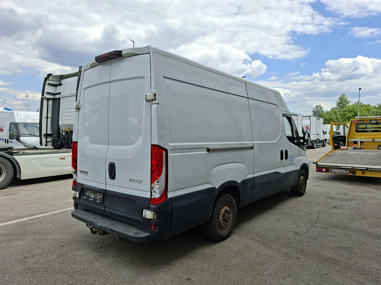 IVECO Daily 35S13V - Transport persoane: Foto 4 IVECO Daily 35S13V - Transport persoane: Foto 4