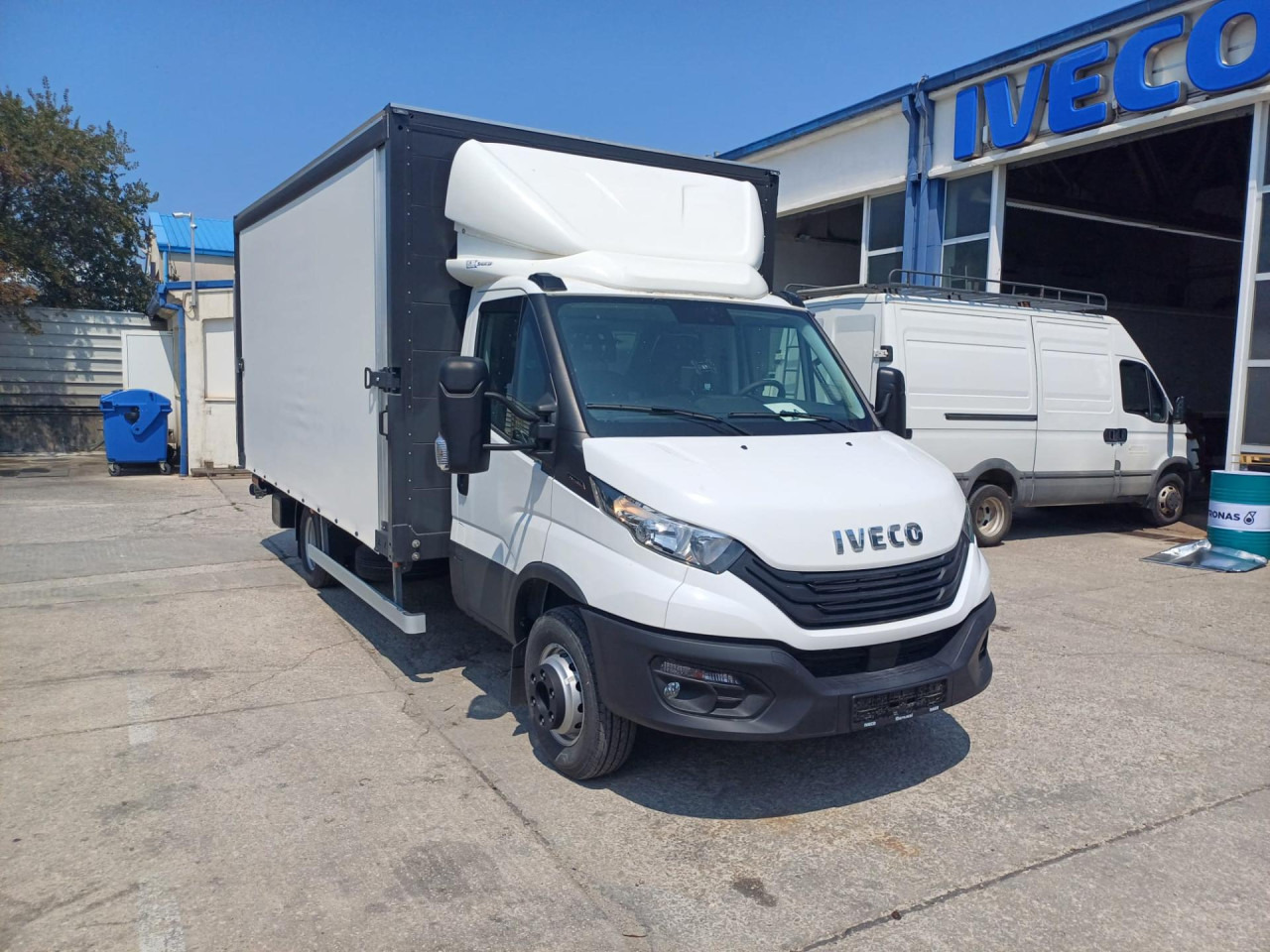 IVECO Daily 70C18H - Autoutilitară cu prelată: Foto 4 IVECO Daily 70C18H - Autoutilitară cu prelată: Foto 4