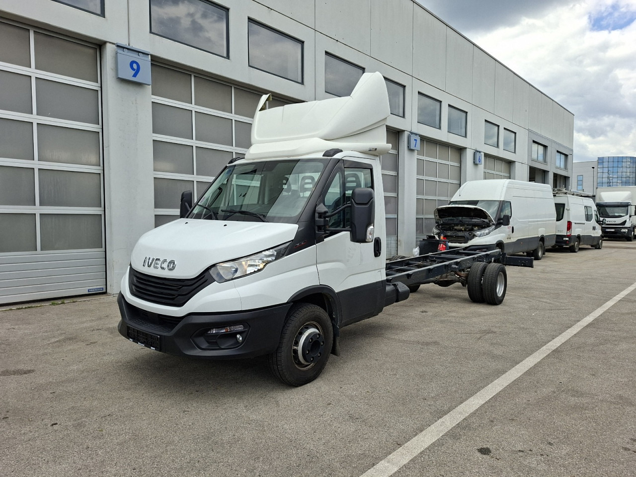 IVECO Daily 70C18H - Camion şasiu: Foto 1 IVECO Daily 70C18H - Camion şasiu: Foto 1