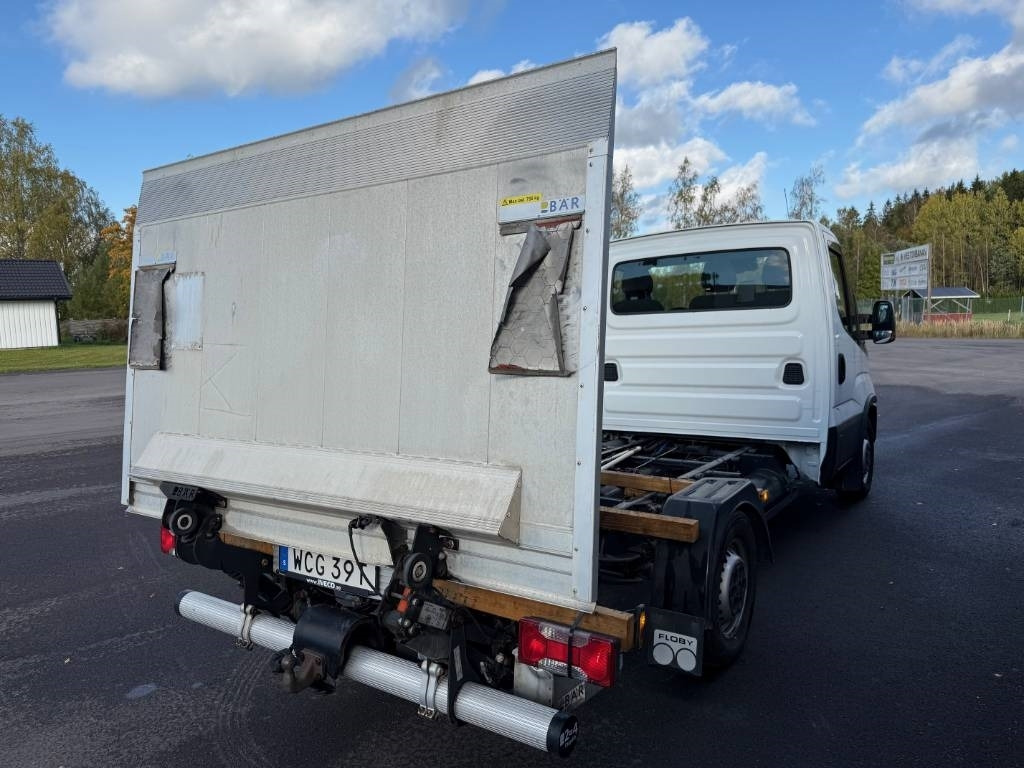 Iveco Daily 35 - NP Hi - Matic - Dubă: Foto 3 Iveco Daily 35 - NP Hi - Matic - Dubă: Foto 3