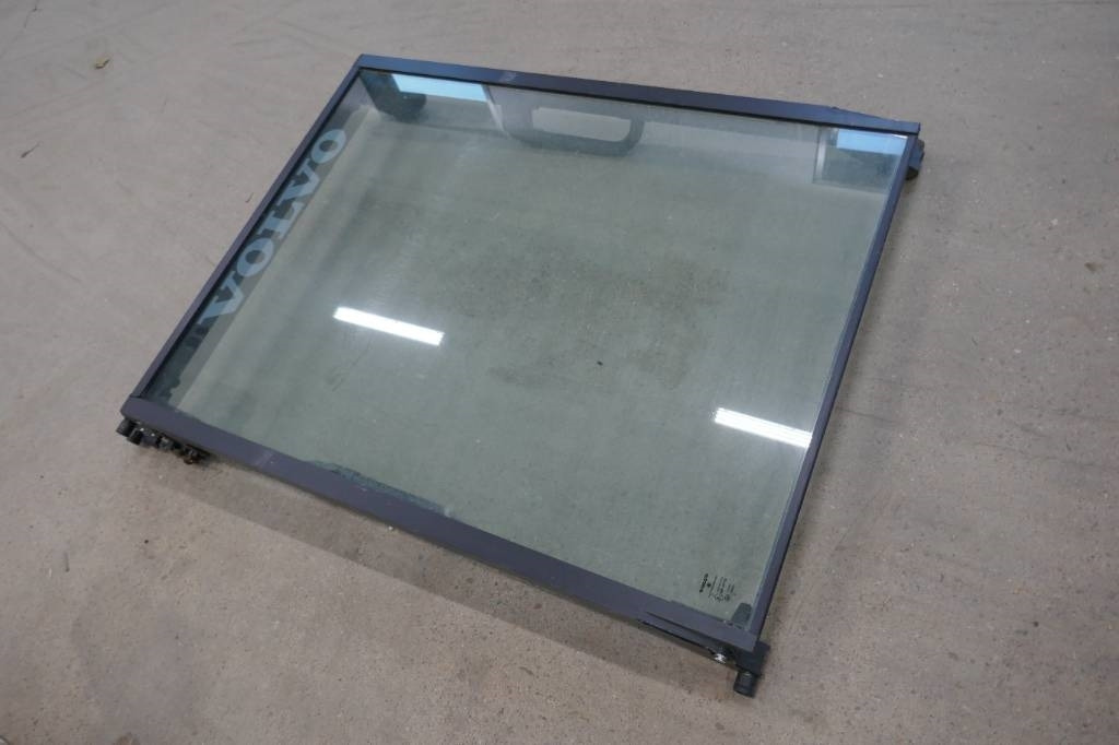 Volvo Framruta Hjullastare - Cabină pentru Utilaje constructii: Foto 2 Volvo Framruta Hjullastare - Cabină pentru Utilaje constructii: Foto 2