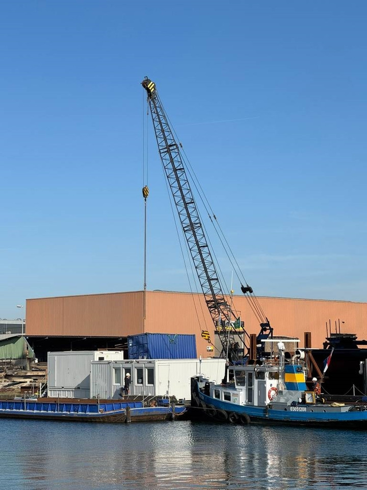 Hitachi KH 100 - Macara pe senile: Foto 1 Hitachi KH 100 - Macara pe senile: Foto 1