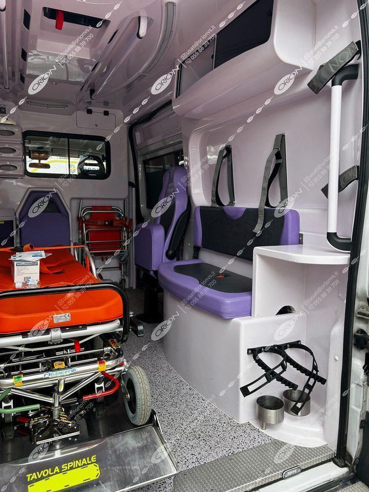 FIAT FIAT 290 DUCATO - Ambulanță: Foto 4 FIAT FIAT 290 DUCATO - Ambulanță: Foto 4