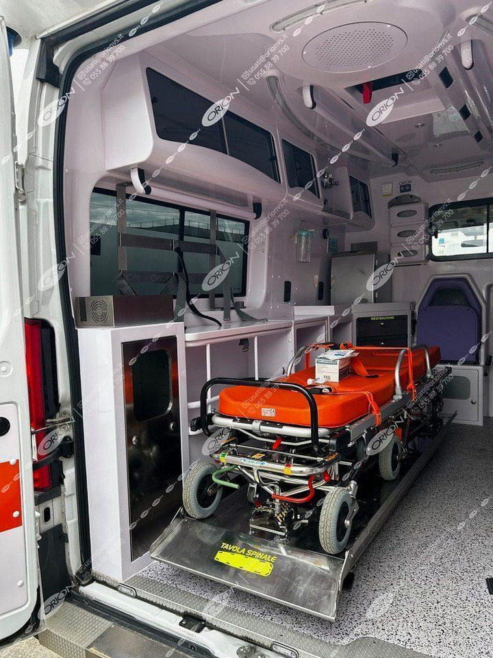 FIAT FIAT 290 DUCATO - Ambulanță: Foto 3 FIAT FIAT 290 DUCATO - Ambulanță: Foto 3
