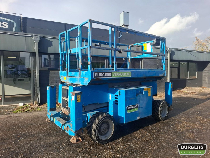 Genie GS-3369 RT - Platforma foarfeca: Foto 1 Genie GS-3369 RT - Platforma foarfeca: Foto 1
