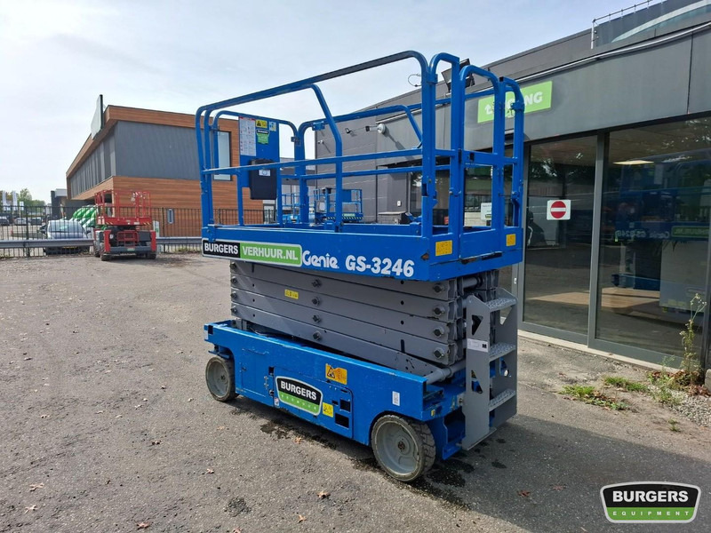 Genie GS3246 Nieuwe accus + lader - Platforma foarfeca: Foto 4 Genie GS3246 Nieuwe accus + lader - Platforma foarfeca: Foto 4