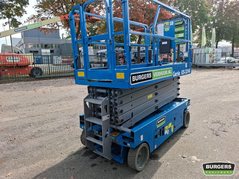 Genie GS3246 Nieuwe accus + lader - Platforma foarfeca: Foto 3 Genie GS3246 Nieuwe accus + lader - Platforma foarfeca: Foto 3