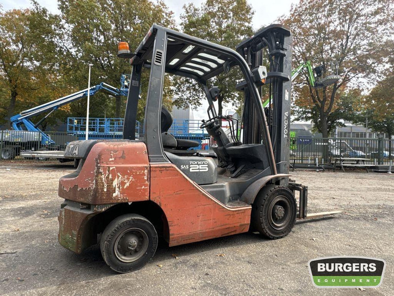 Toyota 8FDF25 - Stivuitor diesel: Foto 4 Toyota 8FDF25 - Stivuitor diesel: Foto 4