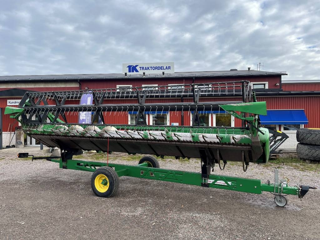 John Deere 622R Skärbord / Header 22 fot till JD T550 i - Utilaje pentru combină agricola: Foto 1 John Deere 622R Skärbord / Header 22 fot till JD T550 i - Utilaje pentru combină agricola: Foto 1