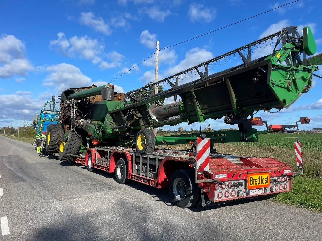 John Deere T 550 Dismantled. Only spare parts - Combină de recoltat cereale: Foto 2 John Deere T 550 Dismantled. Only spare parts - Combină de recoltat cereale: Foto 2