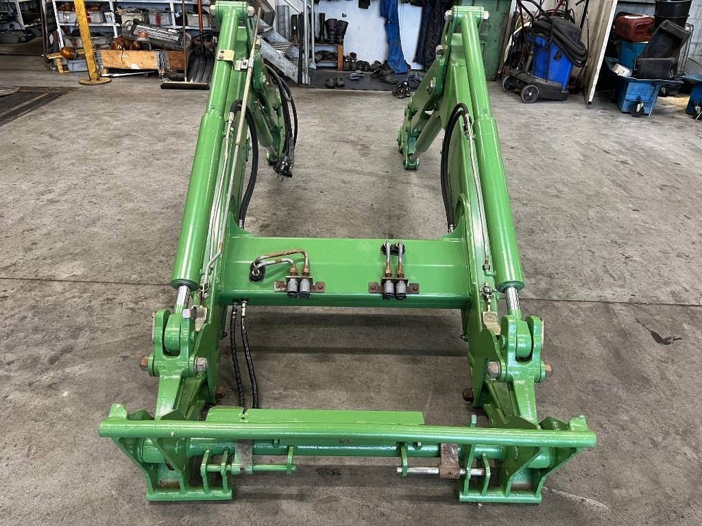 Lastare / Loader Fendt Agco 4X80 till Fendt 415 Va - Încarcator frontal pentru tractor: Foto 4 Lastare / Loader Fendt Agco 4X80 till Fendt 415 Va - Încarcator frontal pentru tractor: Foto 4