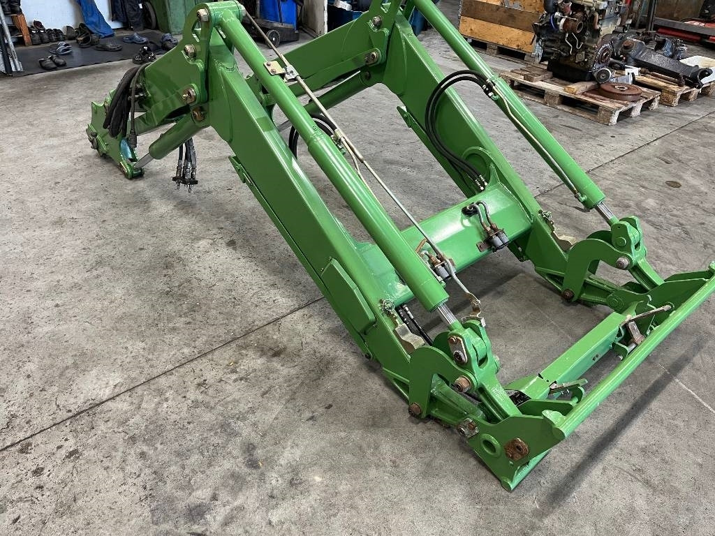 Lastare / Loader Fendt Agco 4X80 till Fendt 415 Va - Încarcator frontal pentru tractor: Foto 3 Lastare / Loader Fendt Agco 4X80 till Fendt 415 Va - Încarcator frontal pentru tractor: Foto 3