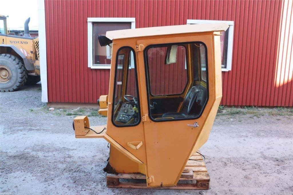 Lundberg 341 - Cabină pentru Utilaje constructii: Foto 4 Lundberg 341 - Cabină pentru Utilaje constructii: Foto 4