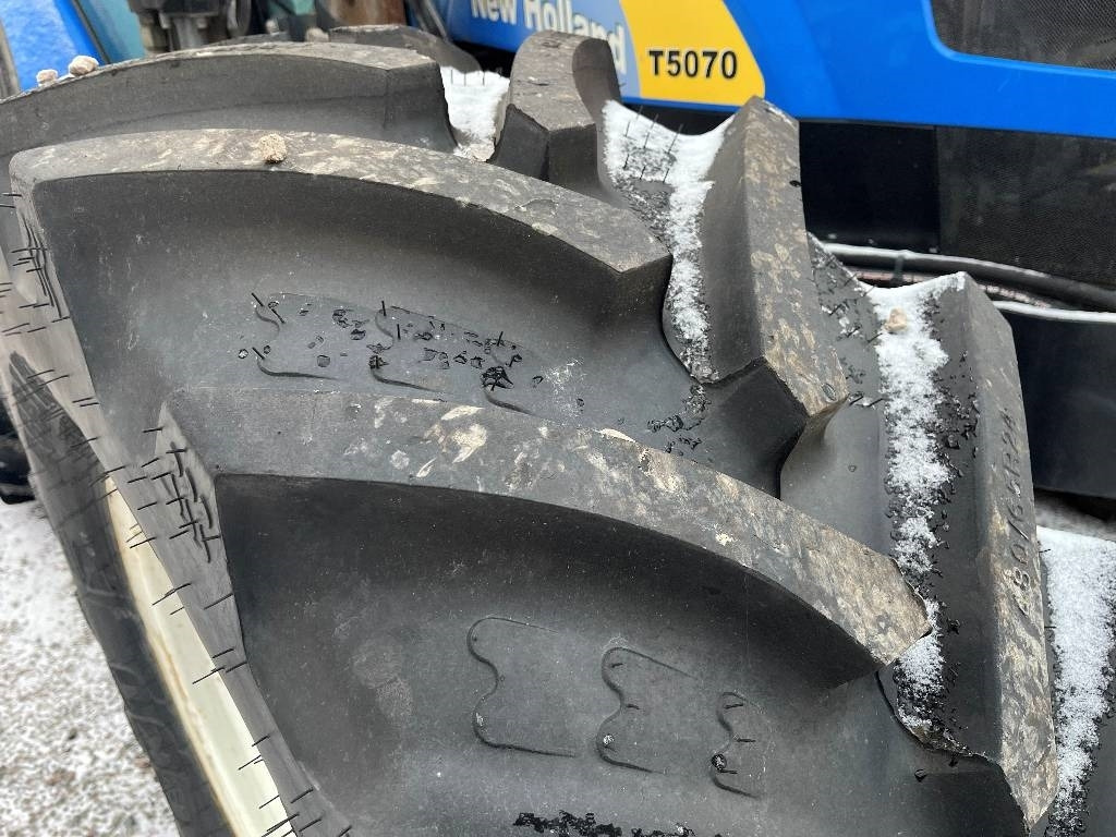 New Holland T 5070 Dismantled. Only spare parts - Tractor agricol: Foto 3 New Holland T 5070 Dismantled. Only spare parts - Tractor agricol: Foto 3