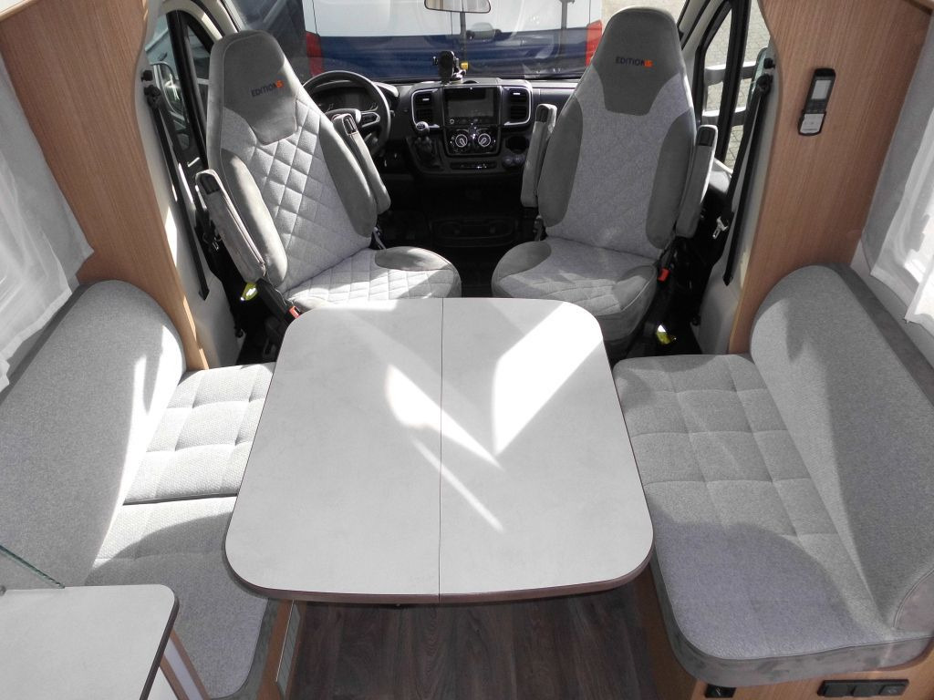 Carado T 459 Edition15 Solar, WR, RFK, SAT/TV uvm.+++ - Autorulotă semi-integrată: Foto 5 Carado T 459 Edition15 Solar, WR, RFK, SAT/TV uvm.+++ - Autorulotă semi-integrată: Foto 5