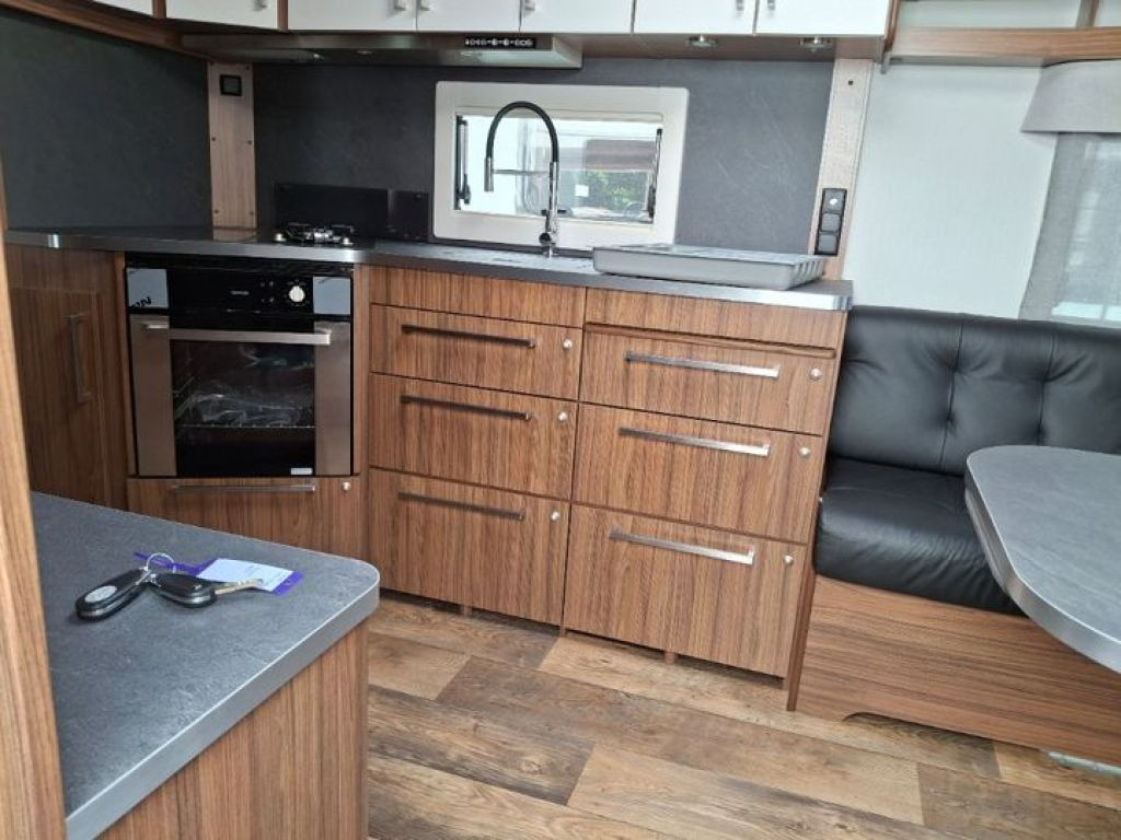 Polar 730 QA 30% RABATT LUXUS KLIMA AKTION - Rulotă: Foto 5 Polar 730 QA 30% RABATT LUXUS KLIMA AKTION - Rulotă: Foto 5