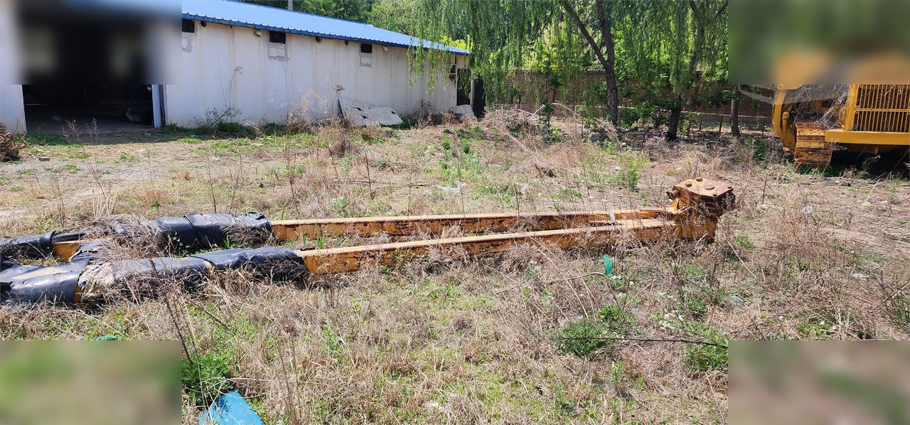 1990 KOMATSU D155C - Lansator de conducte: Foto 3 1990 KOMATSU D155C - Lansator de conducte: Foto 3