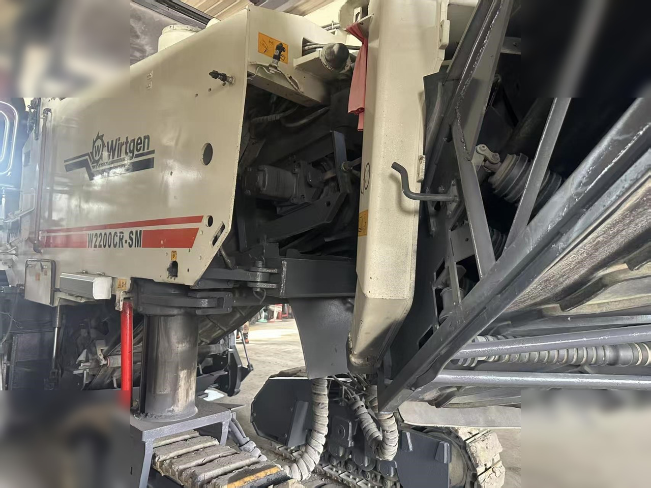 2004 WIRTGEN W2200 CR - Utilaje pentru frezare: Foto 5 2004 WIRTGEN W2200 CR - Utilaje pentru frezare: Foto 5