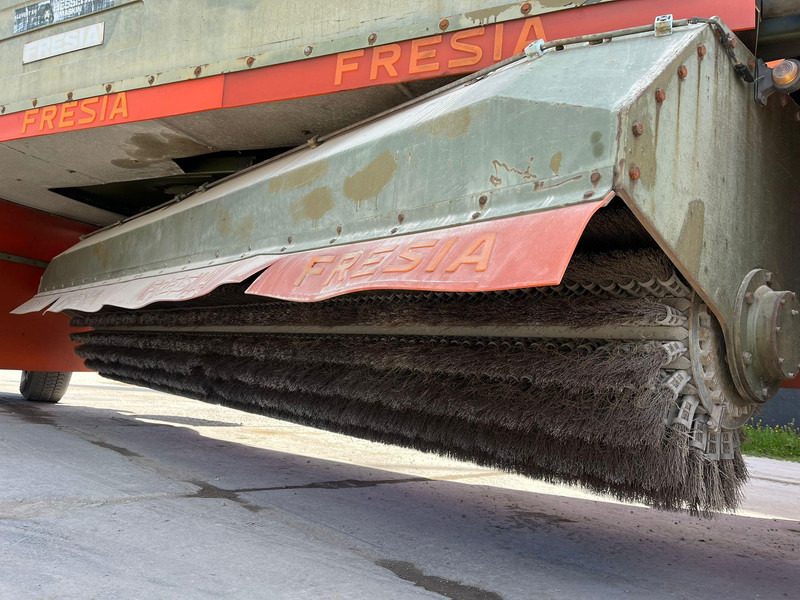 Măturătoare stradală Iveco Fresia F 2000 4x4 SNOW PLOW / BROOM / BLOWER: Foto 9