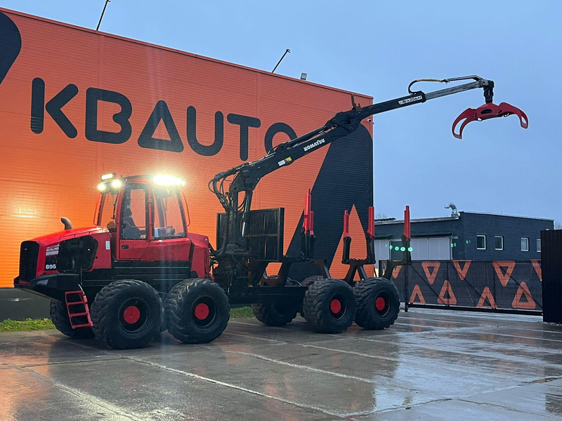 Komatsu 895 8x8 LOADFLEX / CRANE 165F - Remorcă forestieră: Foto 1 Komatsu 895 8x8 LOADFLEX / CRANE 165F - Remorcă forestieră: Foto 1